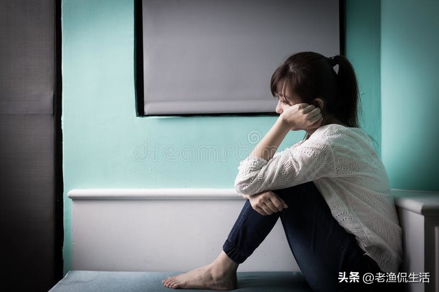 孩子的高考成绩出来了孩子哭了,高考成绩出来后家长的反应真实