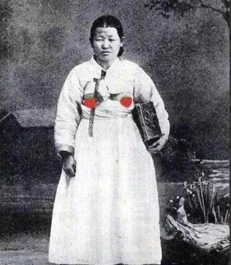 为啥历史上的日韩“露奶装”，女性不觉羞耻反以为“荣”？