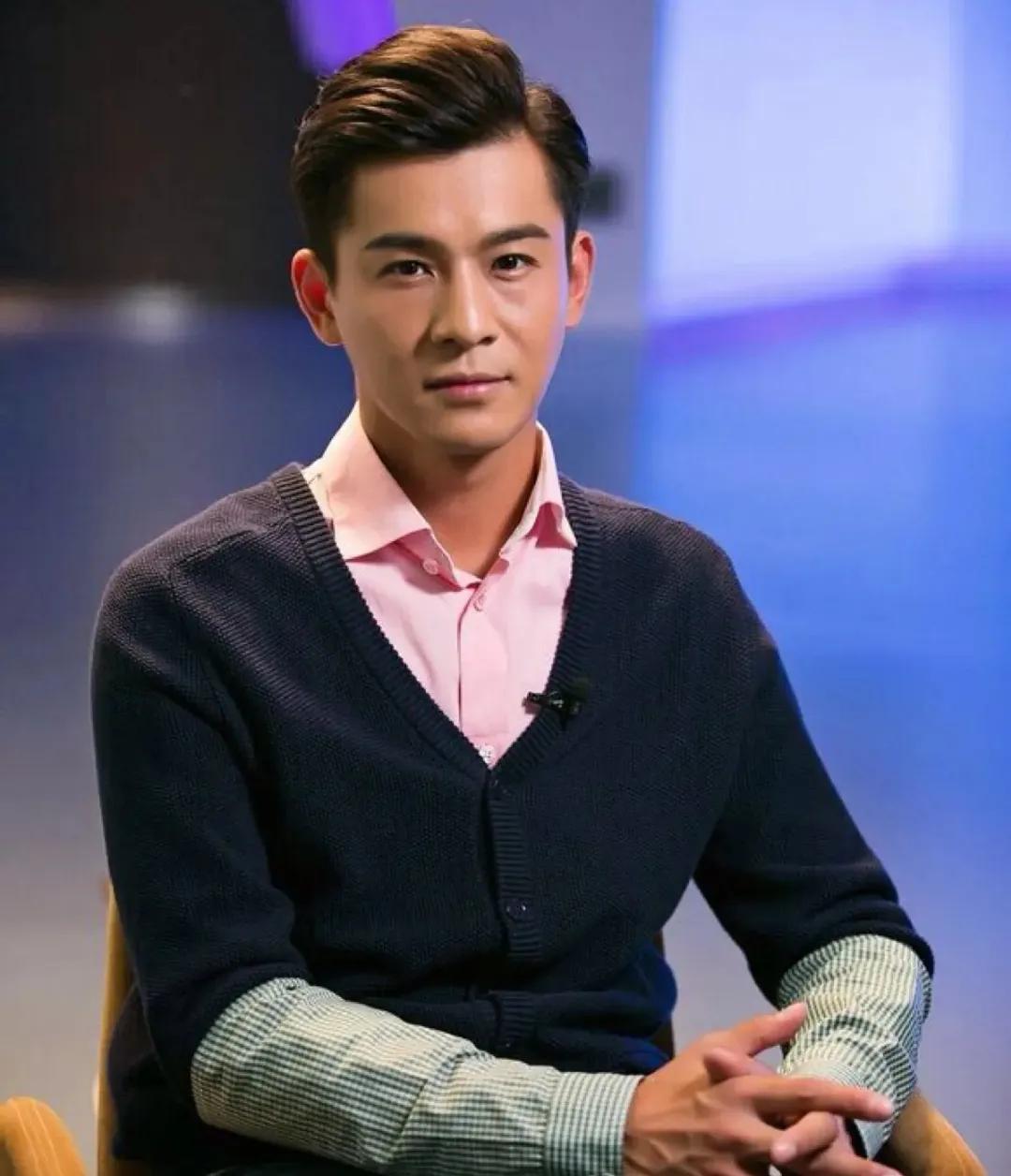 明明很帅自己却觉得很丑,明明很帅却打扮很丑