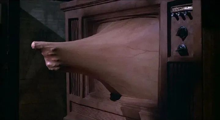 今年戛纳除了汤唯新片，还有这部大尺度科幻恐怖