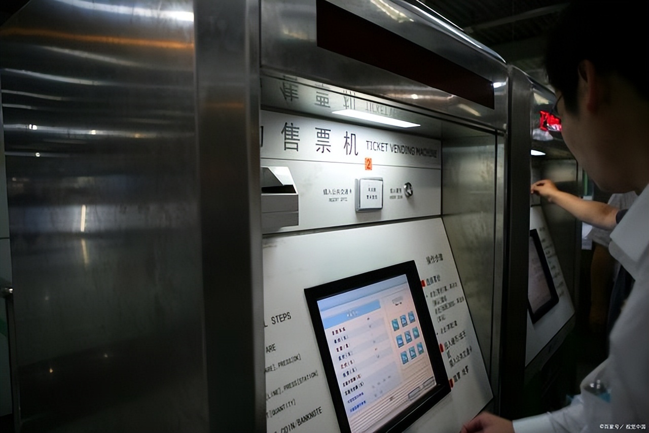 高级软卧怎么买票可以住一个包厢,长途软卧攻略