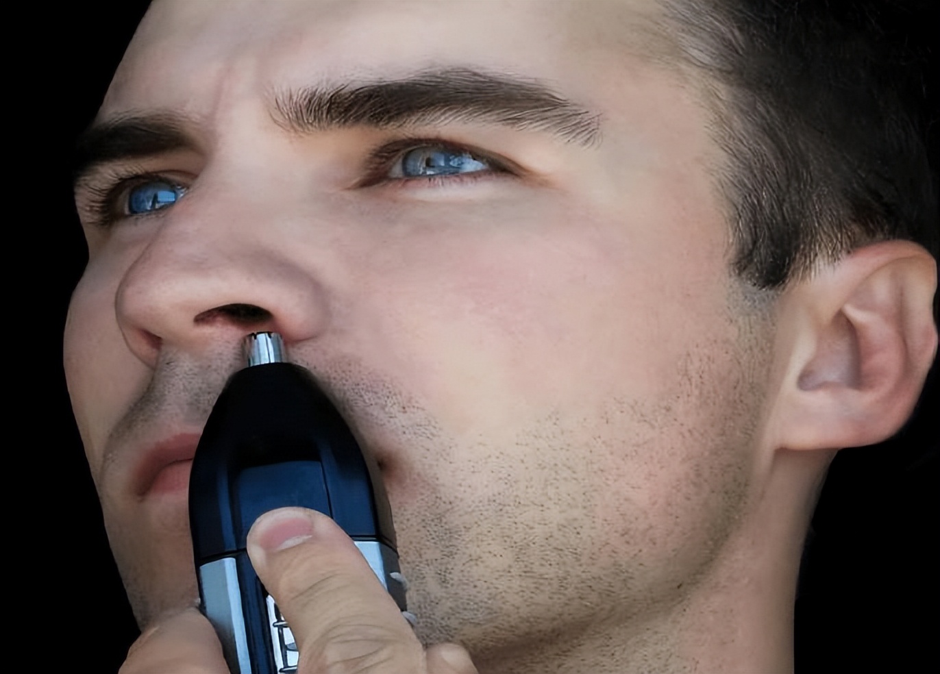 鼻毛经常窜出来的男人会怎样,男士鼻毛窜出来鼻毛旺盛说明什么