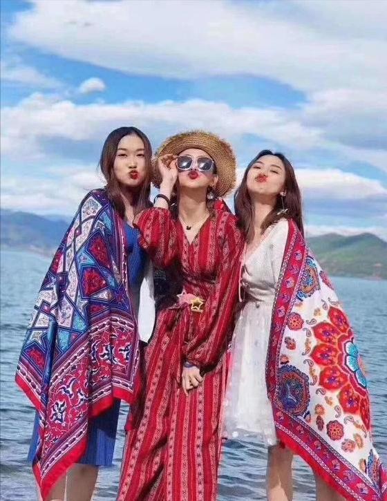 跟团四日游需要带的物品,跟团出去玩五天需要带行李箱吗