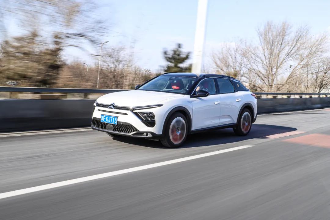 凡尔赛c5x性价比最高车型,凡尔赛c5x低配多少落地