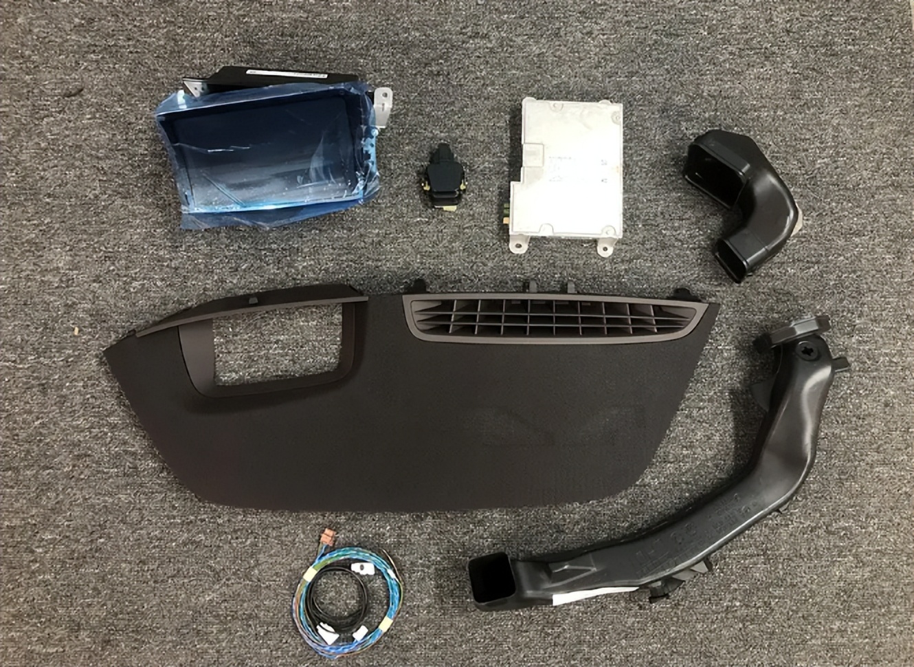 奔驰e加装hud抬头显示有必要吗,17款奔驰e改装抬头显示