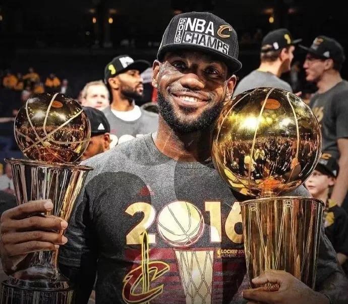 库里詹姆斯总决赛,詹姆斯库里谁是十年最佳