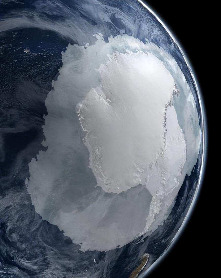 38张照片看世界：黎巴嫩被毁坏的港口，山洞球场