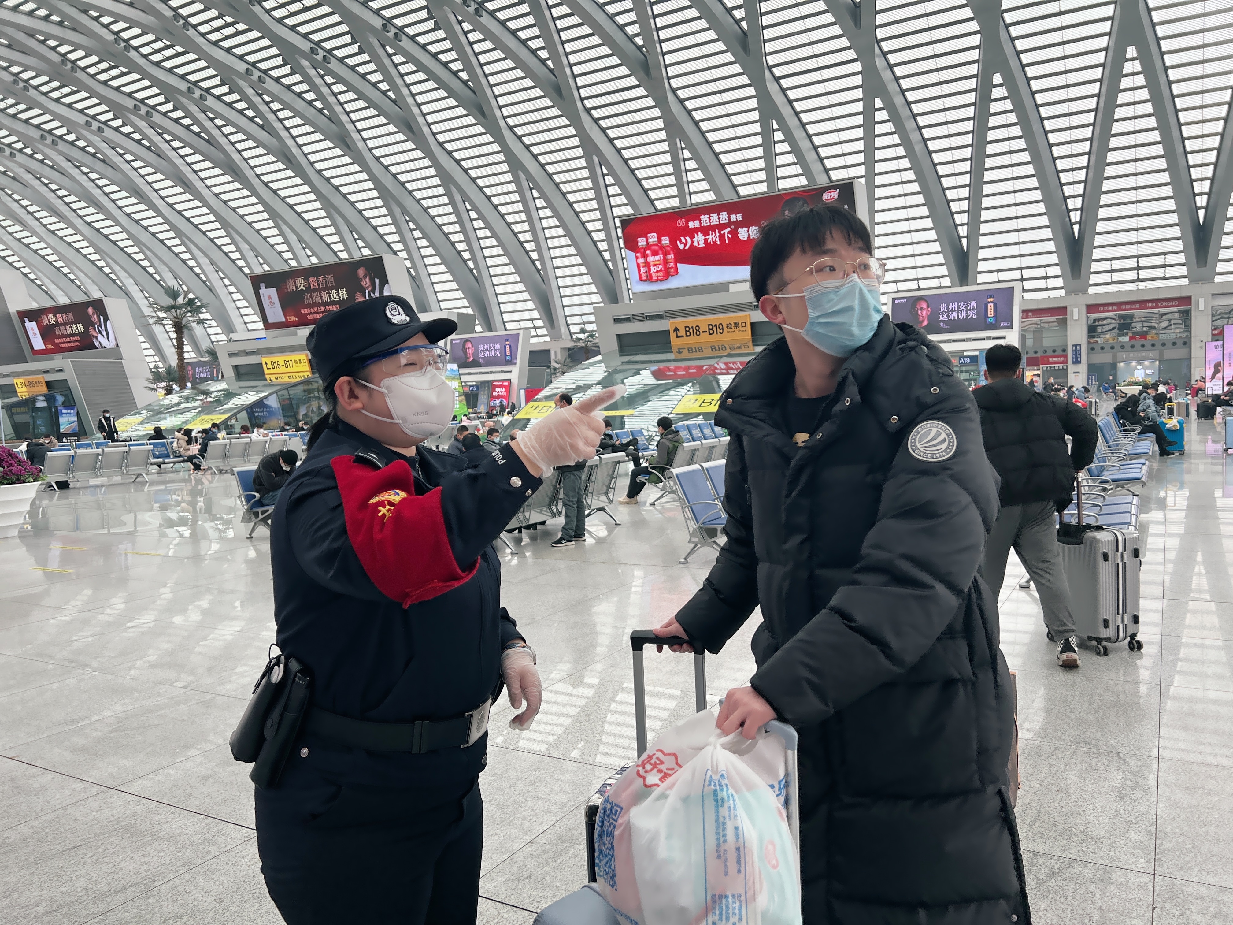 贾梦旋和王帅虎的“抗疫”故事