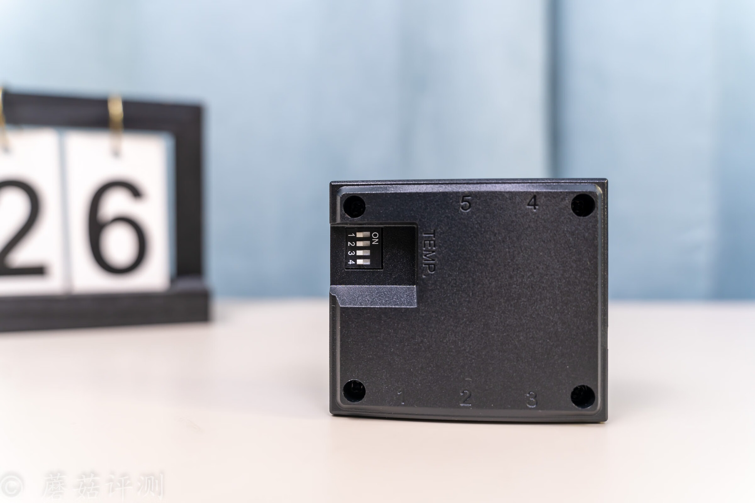 一正一反，轻松定义你需要的风扇风向，Tt耀影SWAFAN12机箱风扇