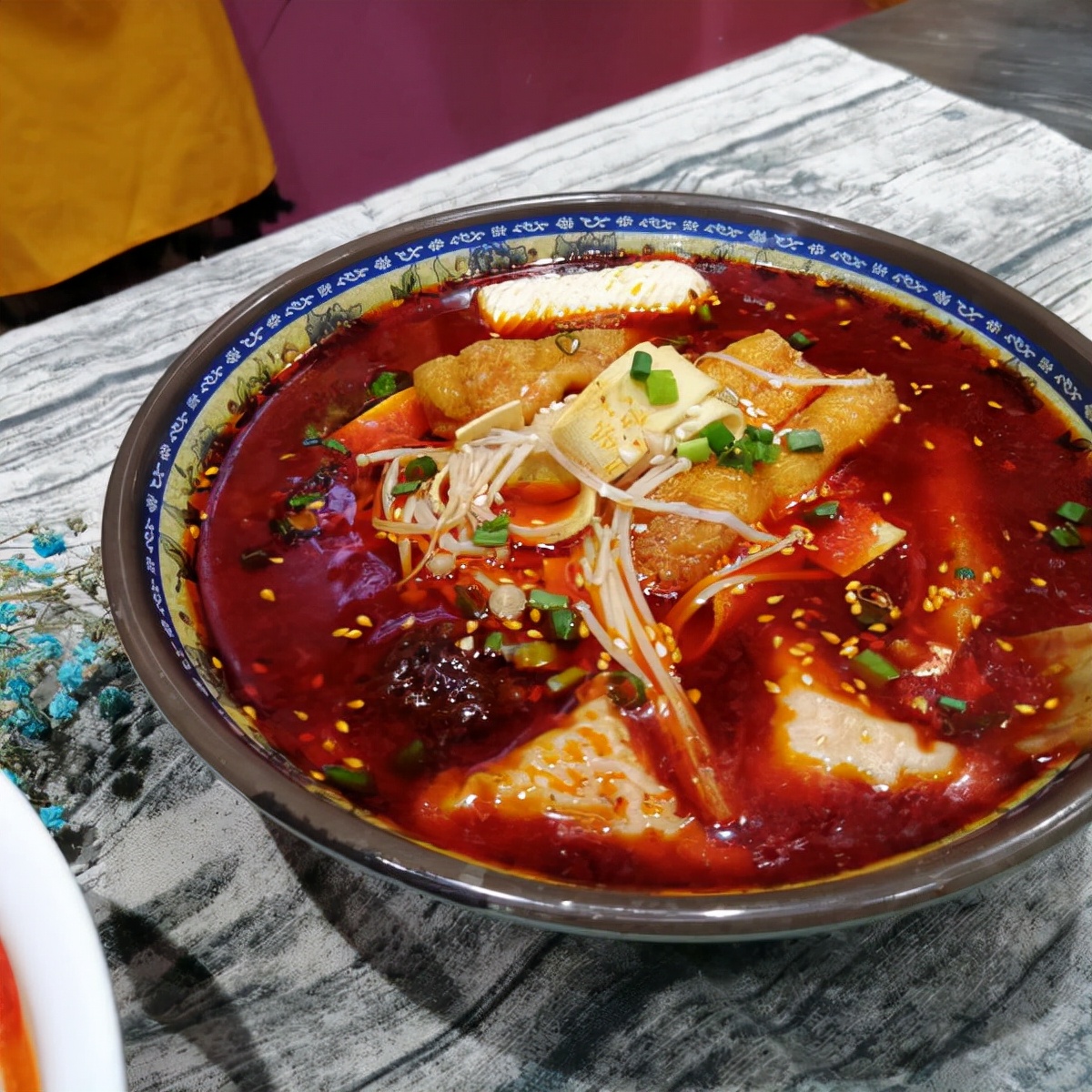 麻辣烫怎么越煮越黑,麻辣烫怎么弄才不会搞浑