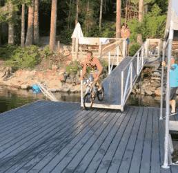 月老看事,月老吐血视频