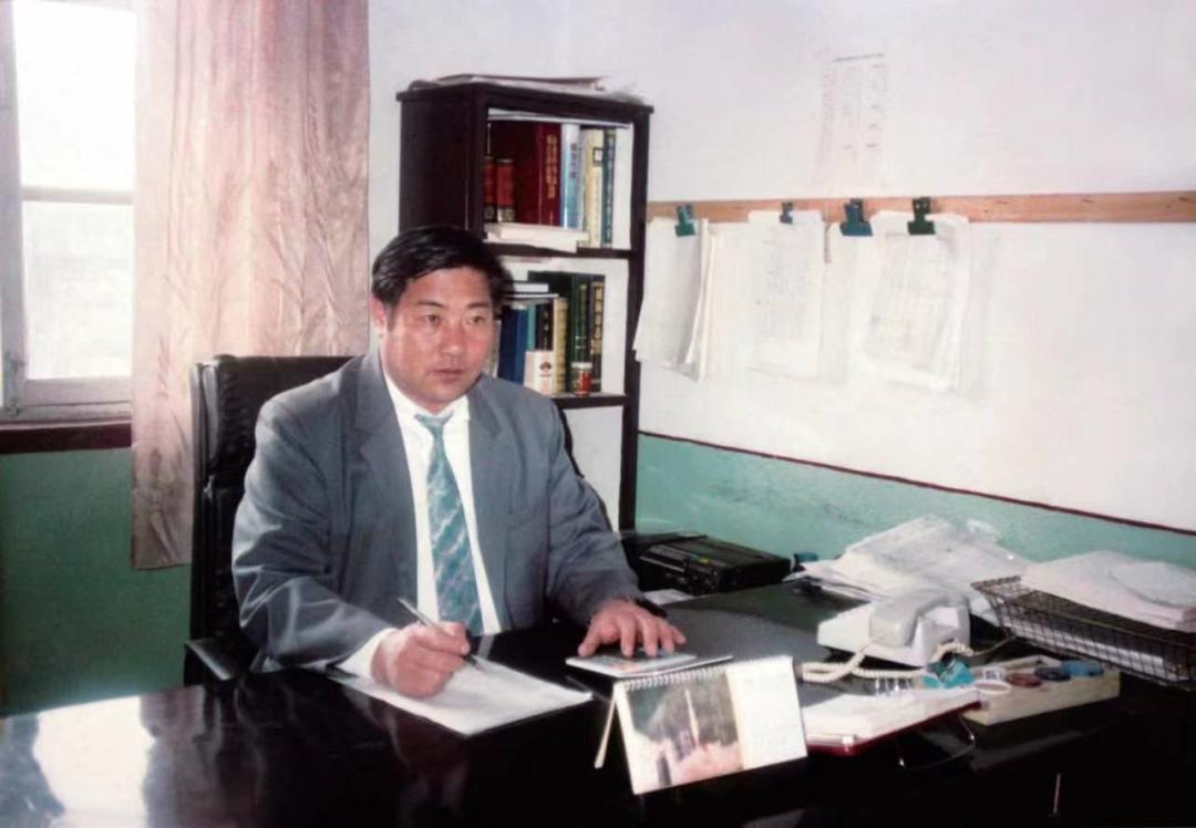 年赚8亿！被中年男人捧红的小作坊，凭什么打脸日本？