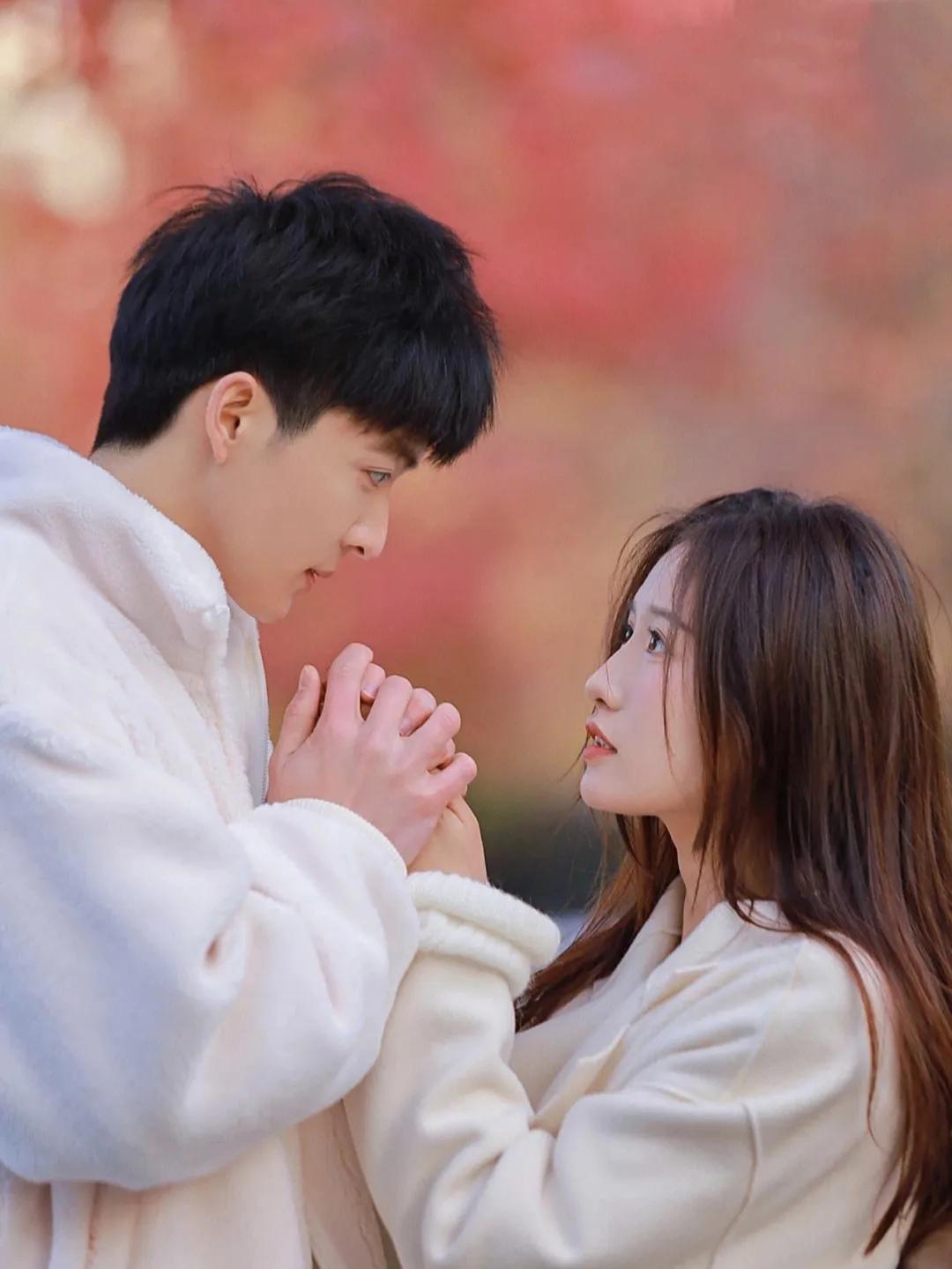 大家都笑她傻，二婚，嫁给一个令人鄙夷的男人，还倒贴60万卖房款