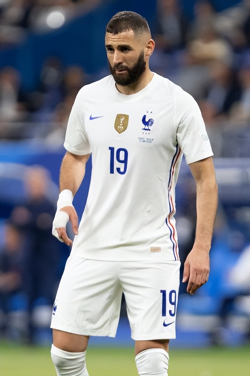 姆巴佩同期数据与梅西c罗对比,espn评nba百大球星前10