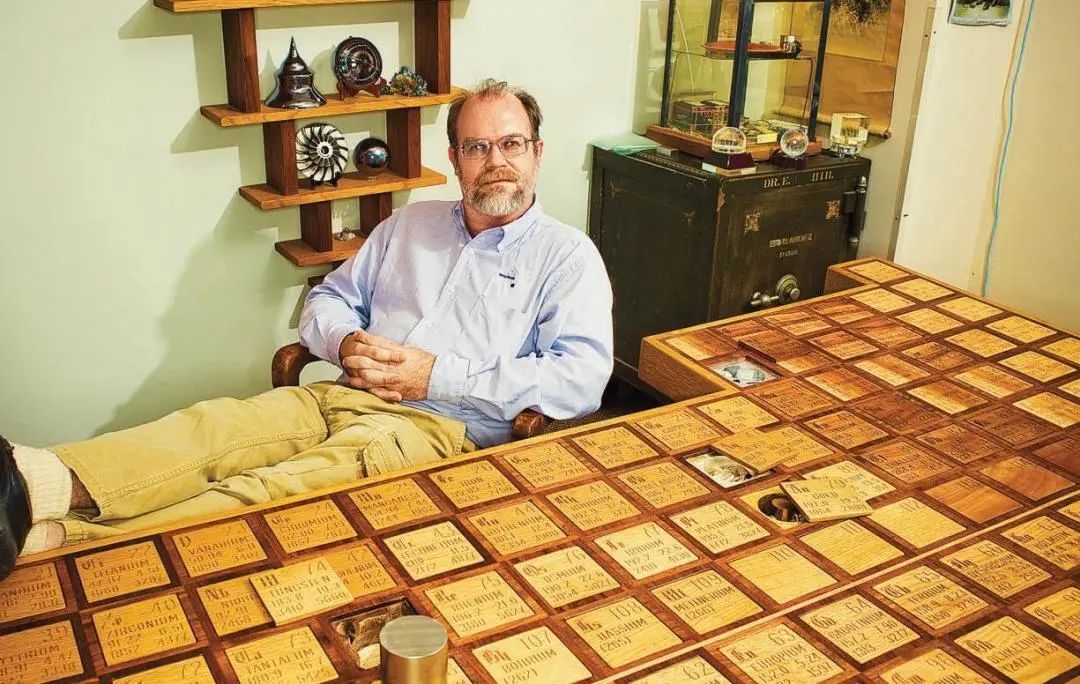 化学元素生僻字太多，周期表太难背？朱元璋：这锅我们老朱家不背