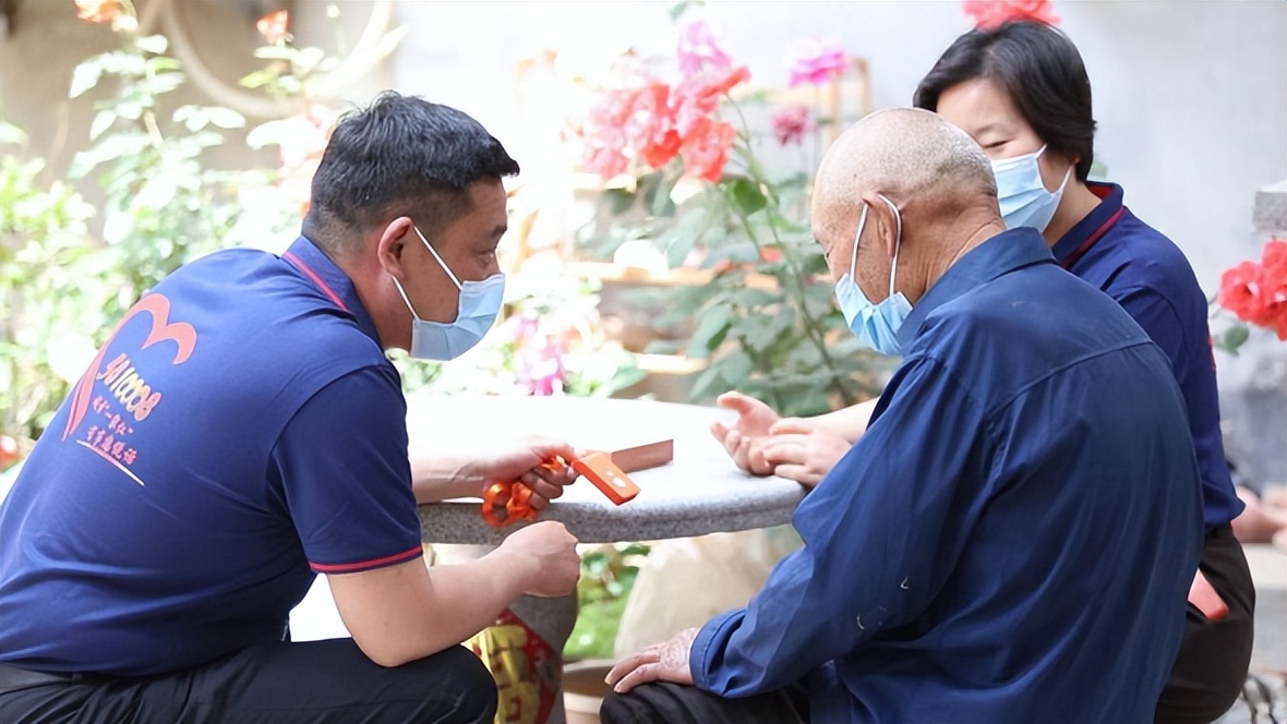 《乡镇论坛》为邹城市城前镇物业进村庄乡村焕新颜点赞
