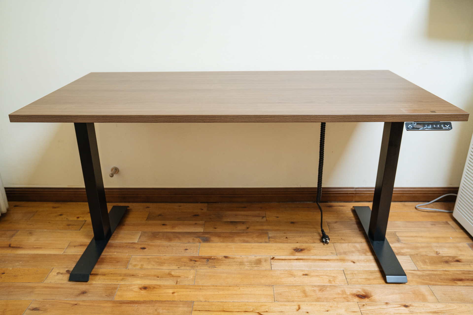 自己办公桌面布置,最简单的办公室桌面布置图