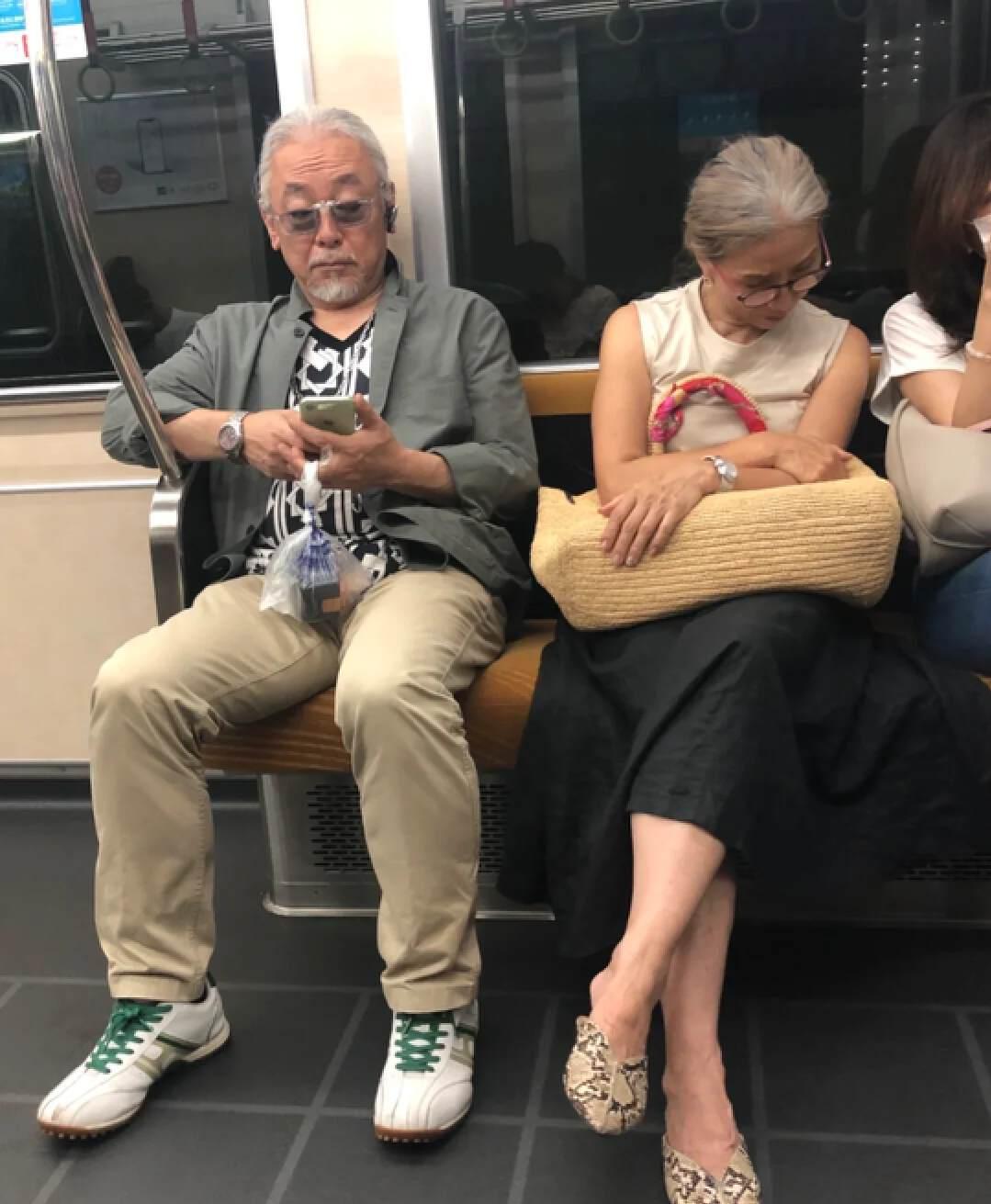 适合40岁女人穿的简单大方衣服,40岁的女人要穿什么衣服好看流行