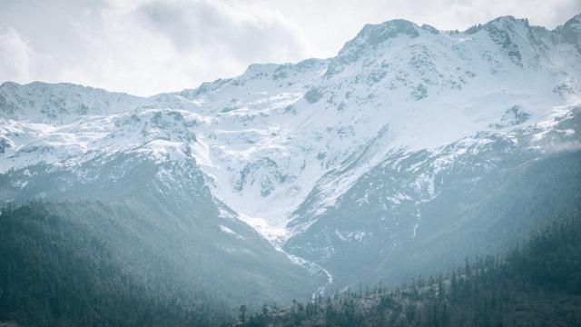香格里拉去德钦的路好走吗,香格里拉到德钦自驾游攻略