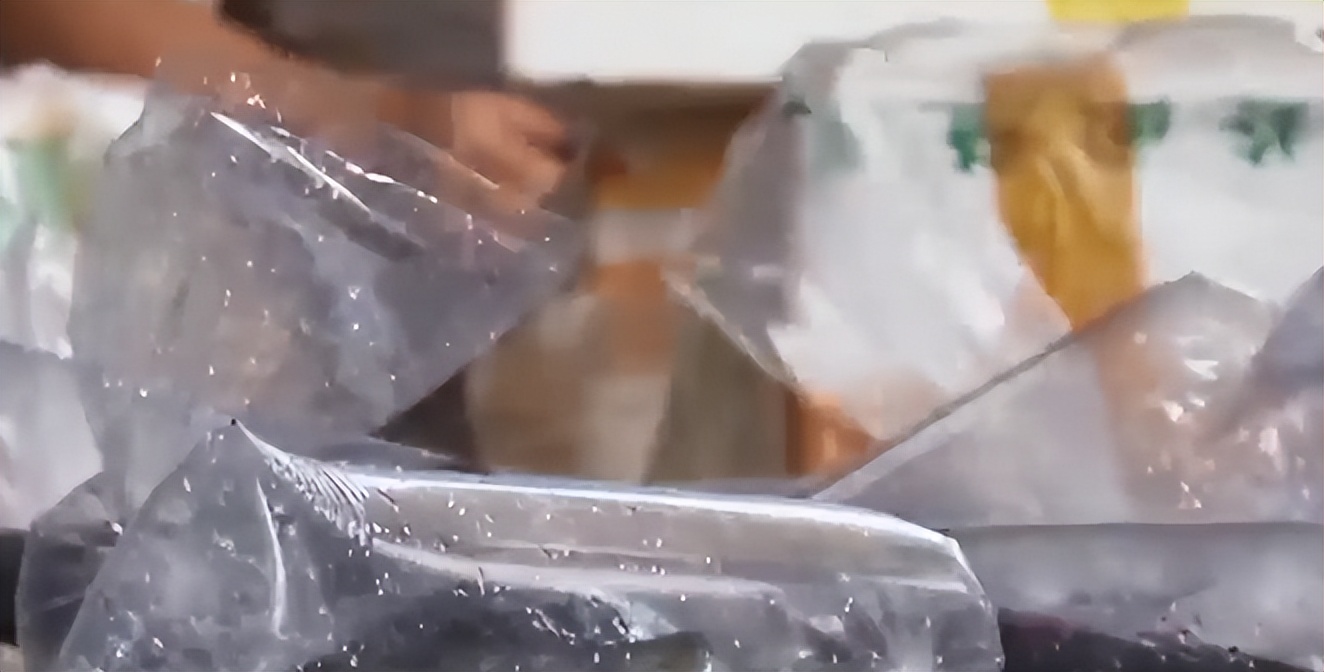 农村大叔用火养鱼年入千万,江西大叔深山养鱼一年收入几百万