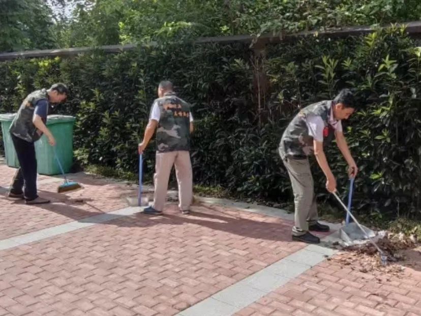 退休不褪色志愿服务暖人心,退役不褪色继续为人民服务