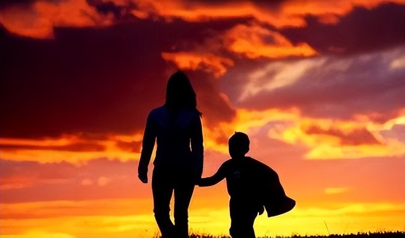 2010年河北行唐，儿子患病身长“巨型黑痣”，母亲为救子割皮移植