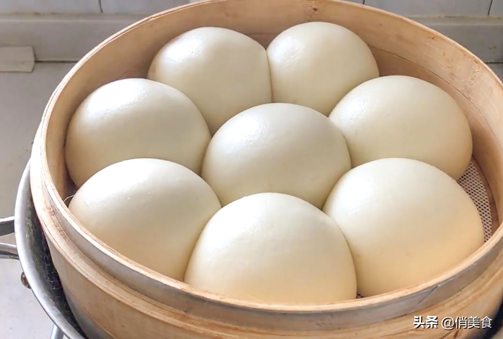 蒸馒头蓬松暄软的诀窍,白馒头一斤面粉加多少酵母