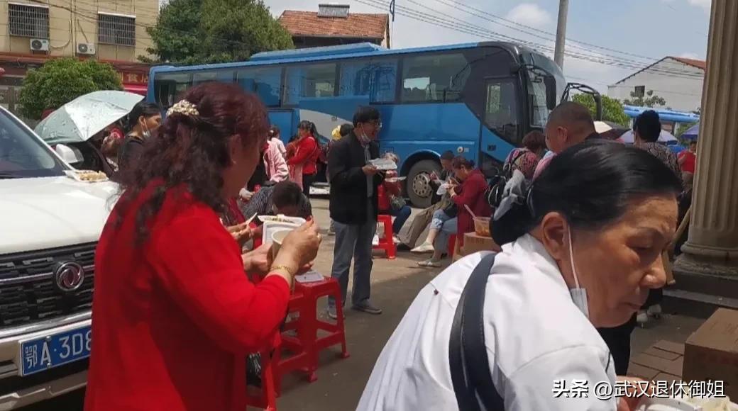 38岁以上中老年人免费领鸡蛋,60岁以上老人领鸡蛋免费