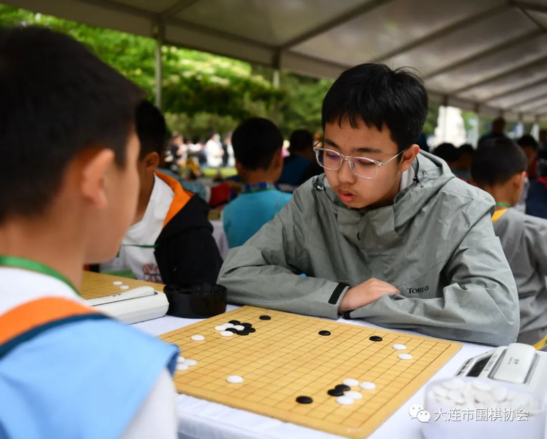 槐香四溢沁入八荒,槐香四溢