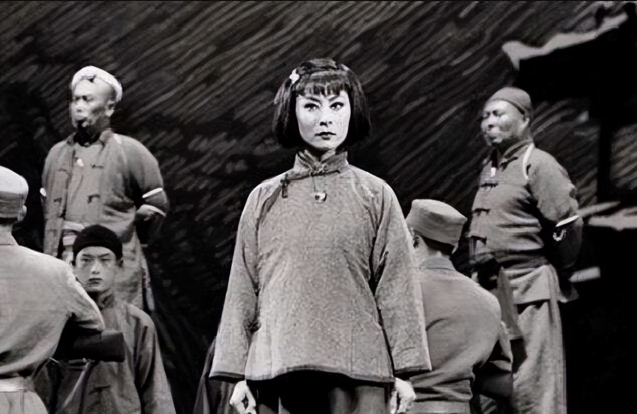 刘胡兰牺牲时，12岁的妹妹在刑场目睹全程，后来妹妹生活怎样？