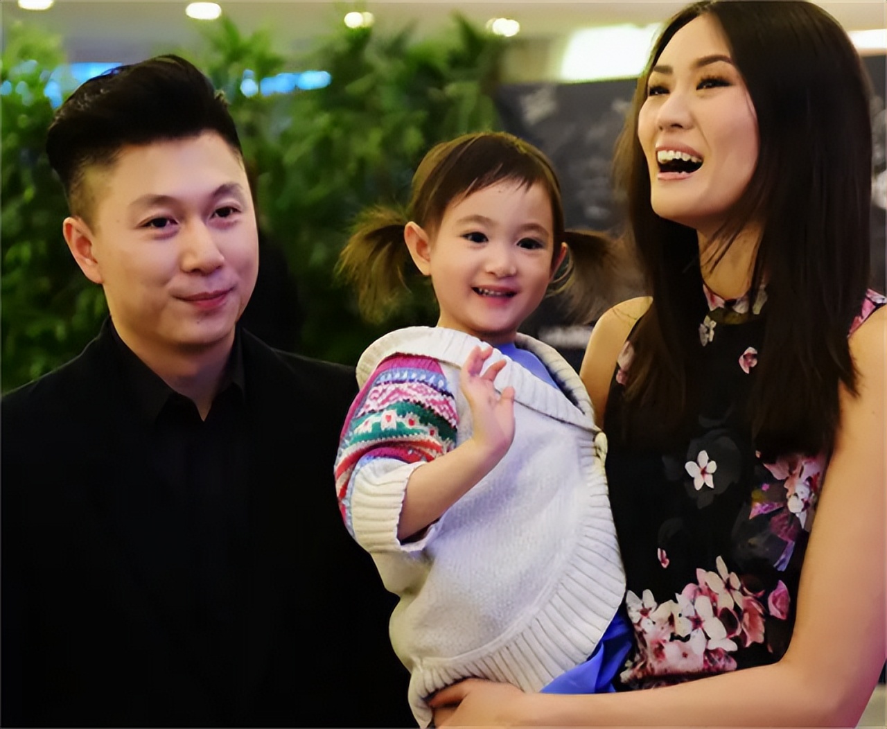 *小鹏李**带美籍妻子回国挣钱,妻子不说汉语,吴京:不要说英文