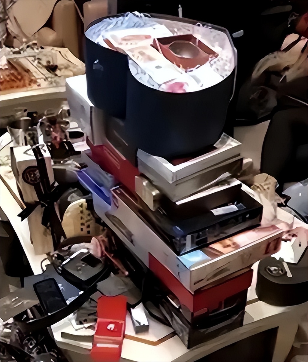 女版“天上人间”白马会所覆灭记：无数富婆疯狂砸钱，后来怎样了