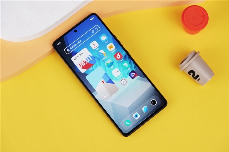 0-1999元性价比最高的手机,iqooneo5对比realmeneo2选哪个