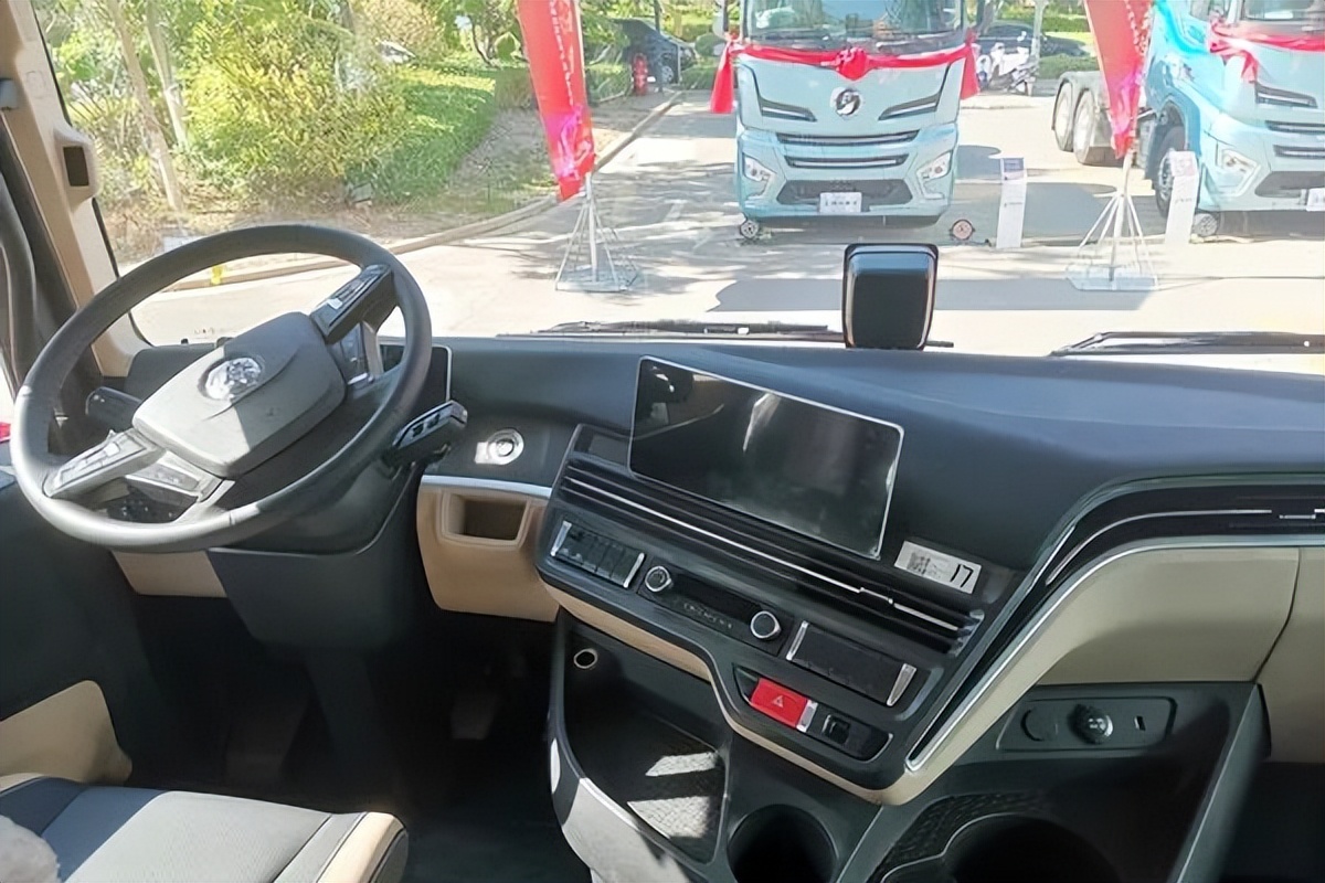 陕汽德龙x6000lng手动速比,陕汽德龙x6000lng燃气车