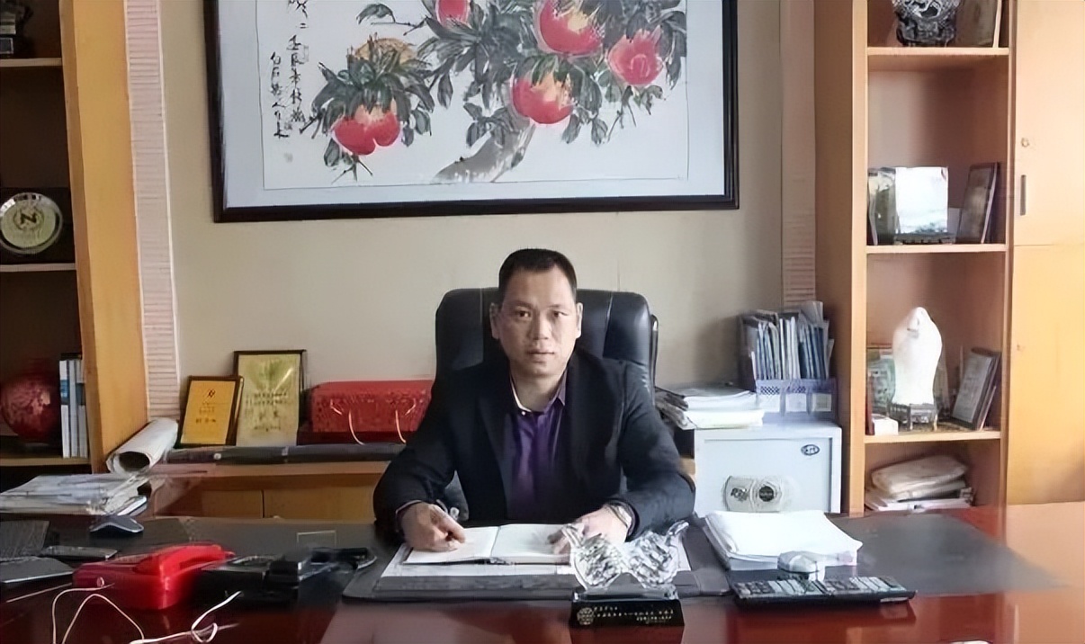 风云闽商|陈东升：从一间不起眼的铝型材经销店起家，深耕金属家居建材行业