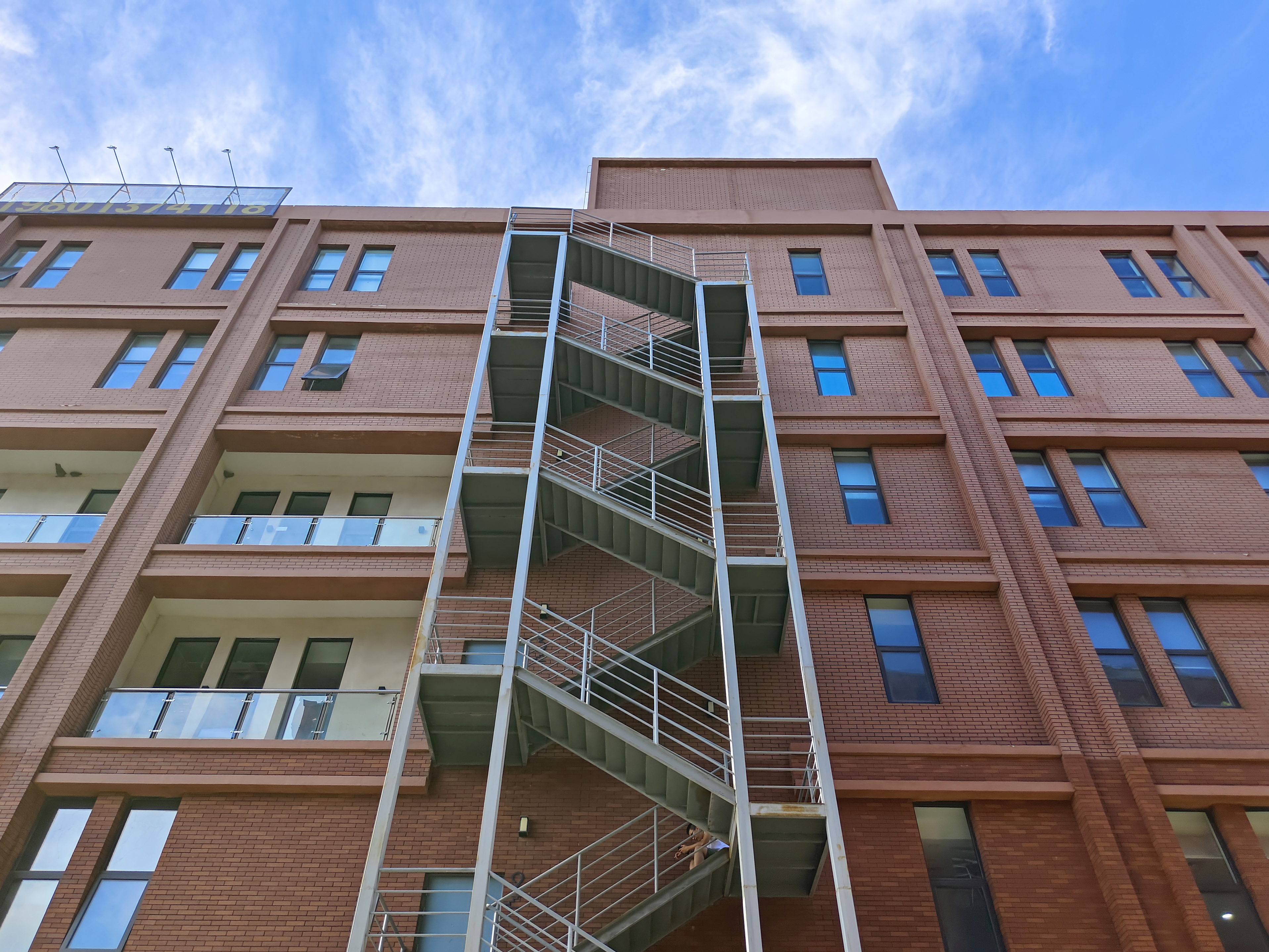 腾讯rog游戏手机6pro体验缺点,rog6和其他游戏手机对比