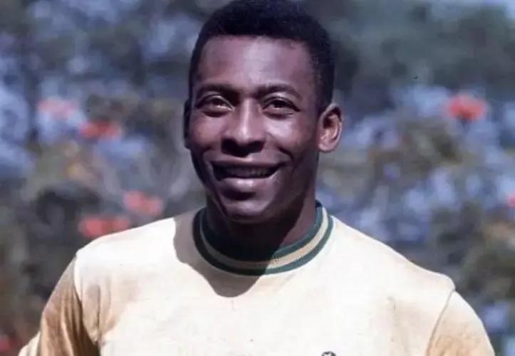 盘点足球史上二十位最伟大的球星,足坛最伟大的十大巨星