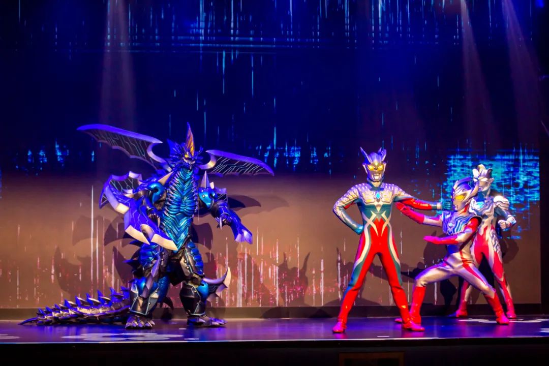 奥特曼在上海海昌“开门”迎客，本土乐园找到了“吸金神器”？