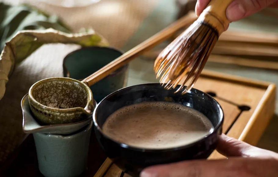 为什么建盏喝茶口感更好,建盏喝茶的好处和缺点