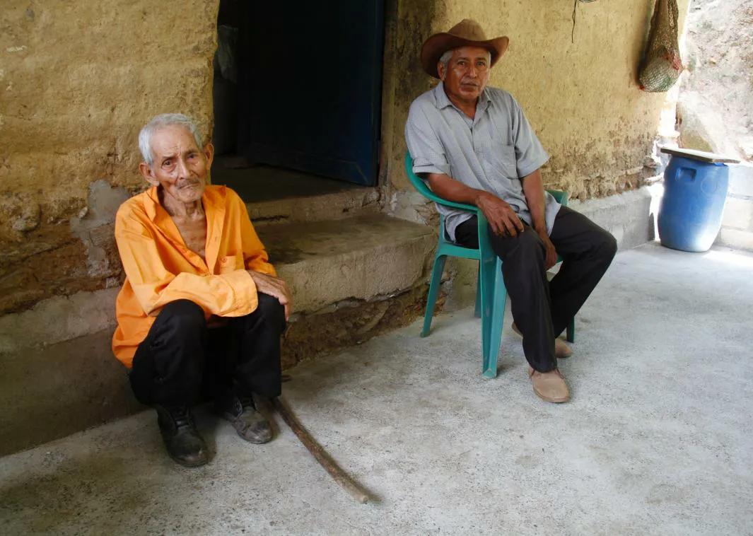 美曾让*女妓**与囚犯发生关系，使囚犯感染梅毒来进行人体试验