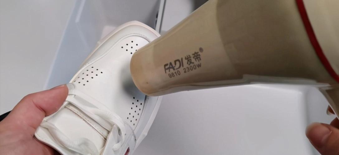 鞋两侧挤脚去鞋店怎么弄,鞋子窄了挤脚鞋店怎么处理