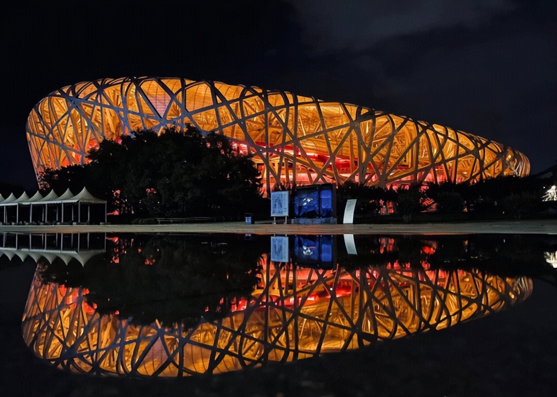 34亿建的鸟巢回本了吗,15年耗资100亿美元