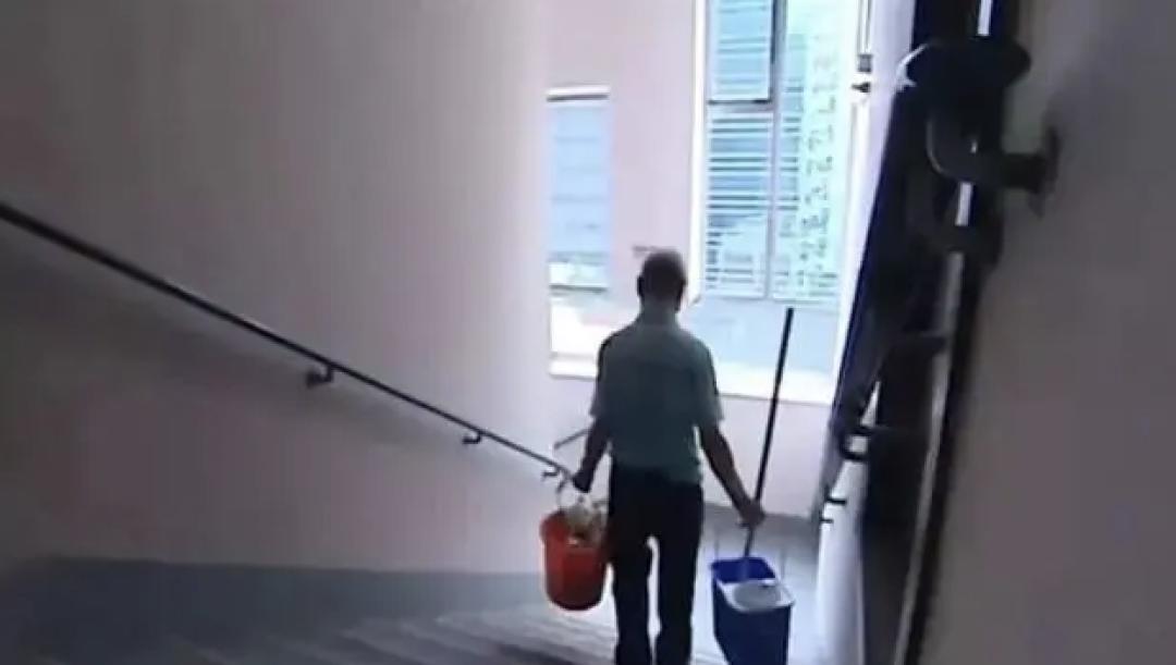 他发消息求助后，香港半个娱乐圈都来了