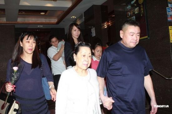 甘比豪门阔太日常,甘比从狗仔逆袭成为香港女首富