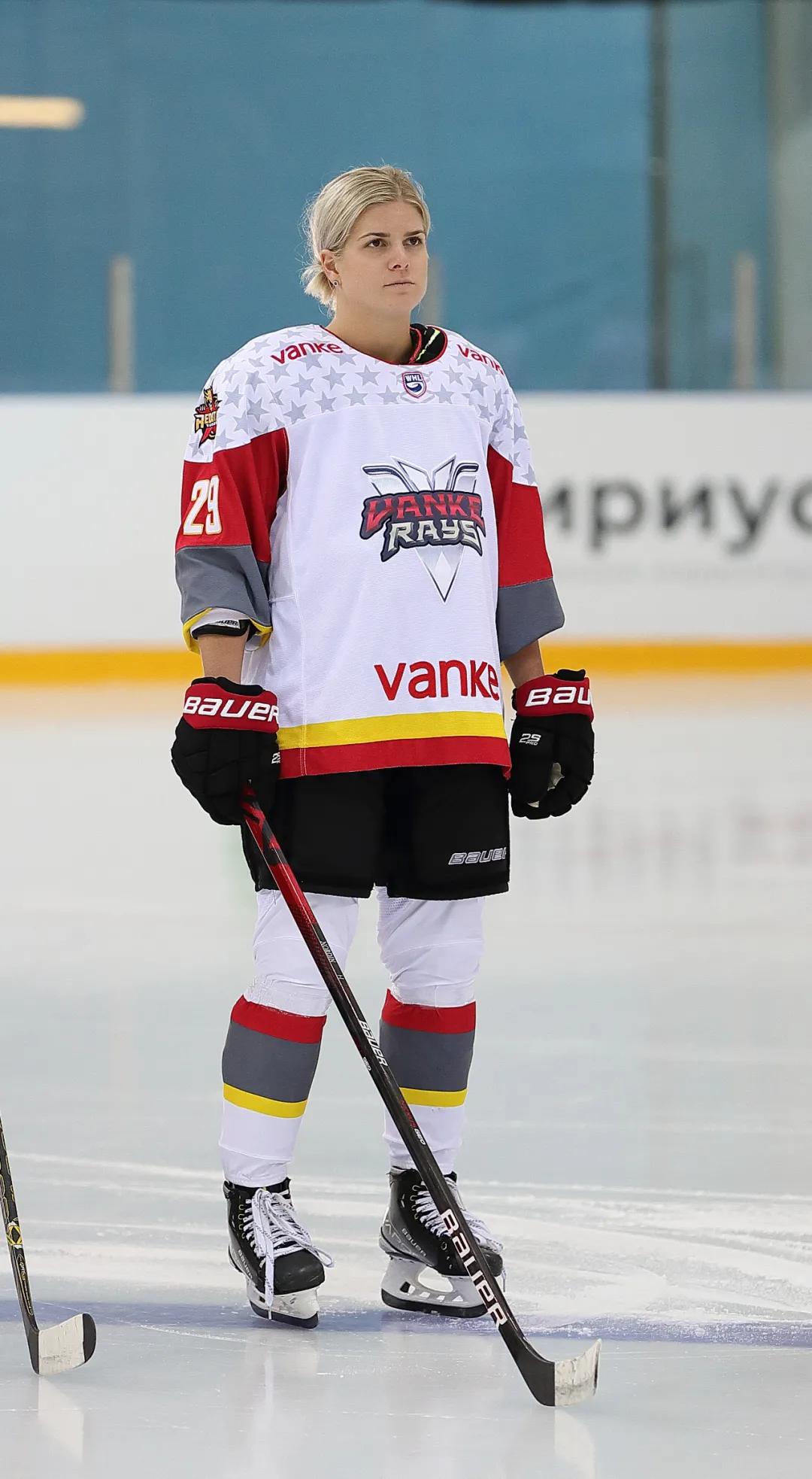 国家女子冰球队队长,瑞典女子冰球队