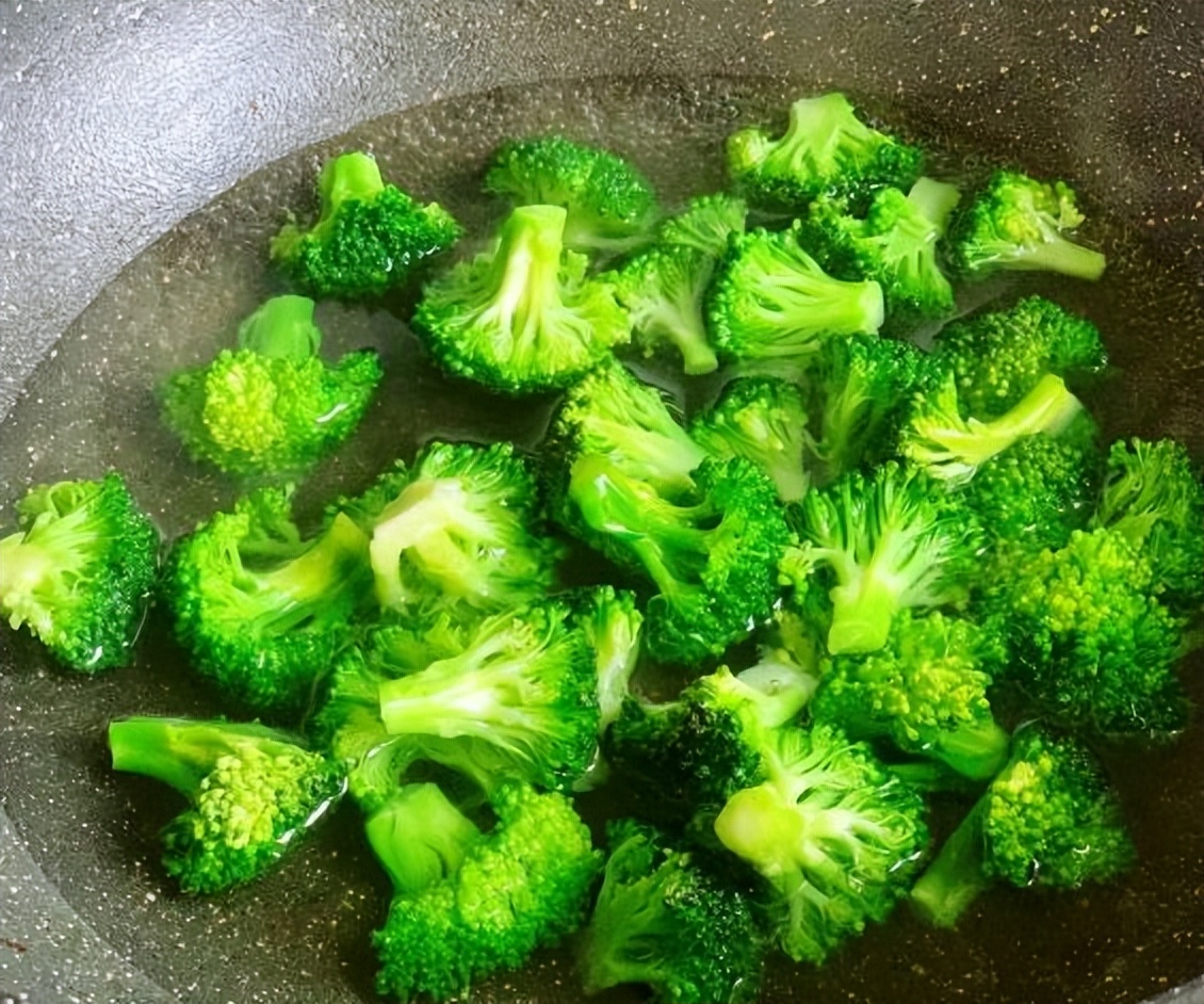 身高150的女性体重标准表,女生身高150体重120参照图