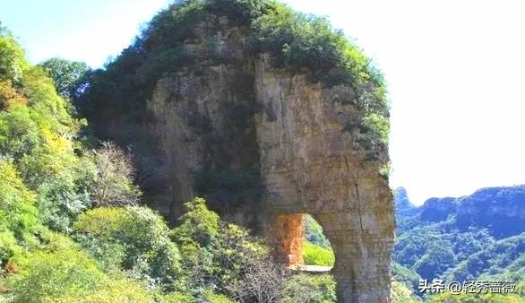 桂林象鼻山中的象鼻岩在哪,桂林象鼻山还有什么山