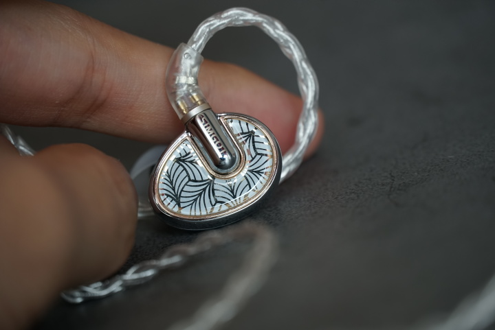 神奇的插头调音，5年前千元内国产音质天花板耳机终迎继任者