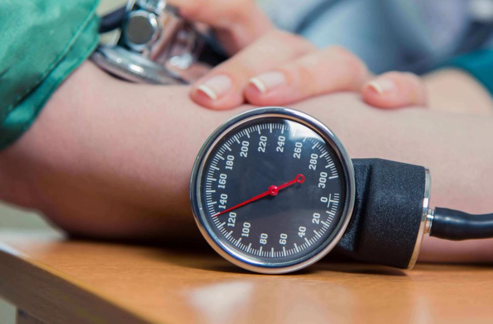 吃伟哥为什么会导致心脏负担加重,长期吃伟哥会引起心脏病吗