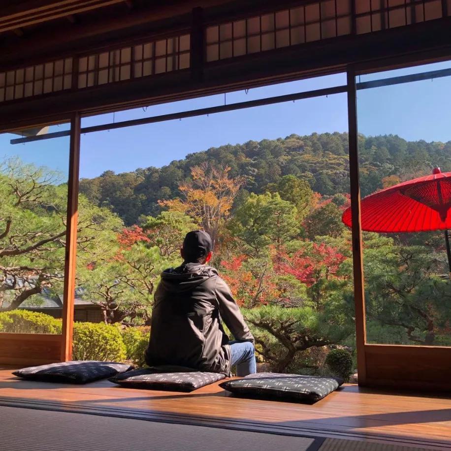 狂撒10亿送网友，花700亿“征女友”绕月旅行：是有钱人的快乐？